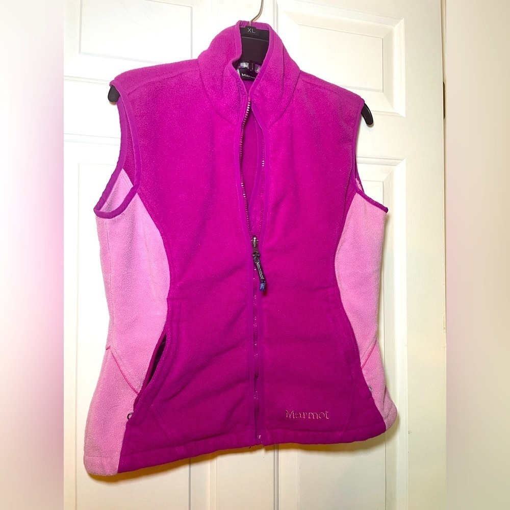 Marmot Woman’s Two Tone Pink Vest Fleece Size Medium Pink Fuschia Full Zip